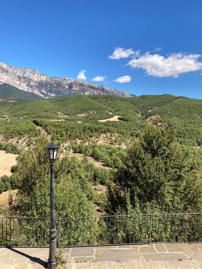 Vistas A La Montana En Un Pueblo Con Encanto. El Pueyo de Araguás エクステリア 写真